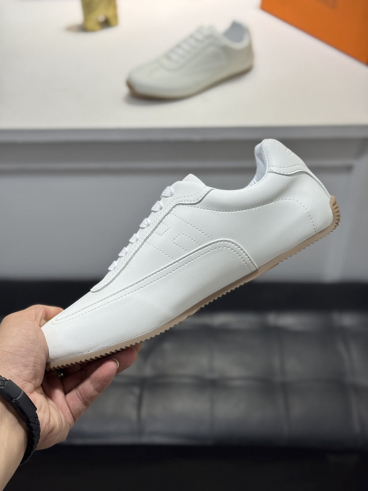 Hermès Contrast-Trim Low-Top Sneakers